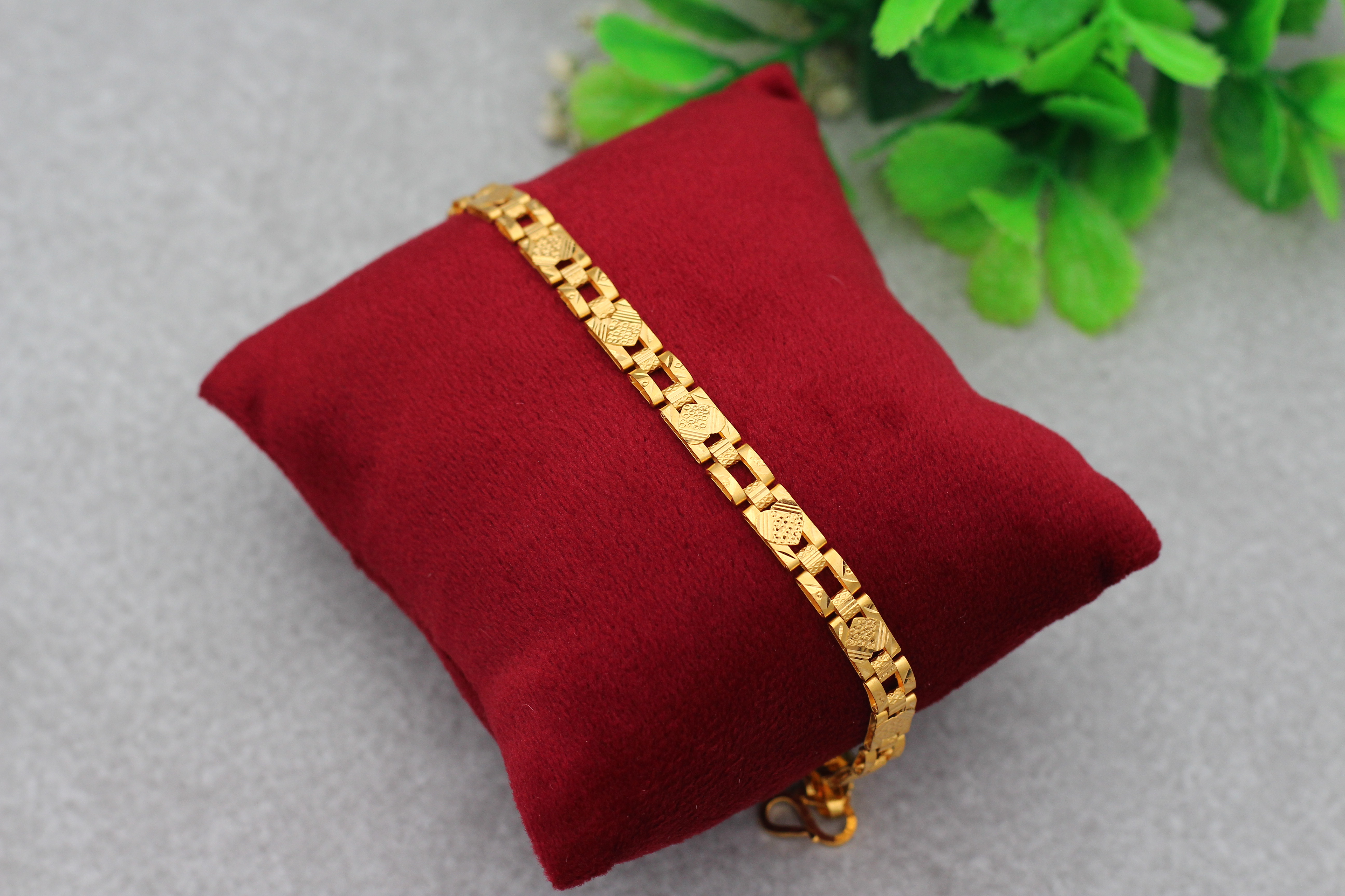 BRACELET (GOLD BRACELET)