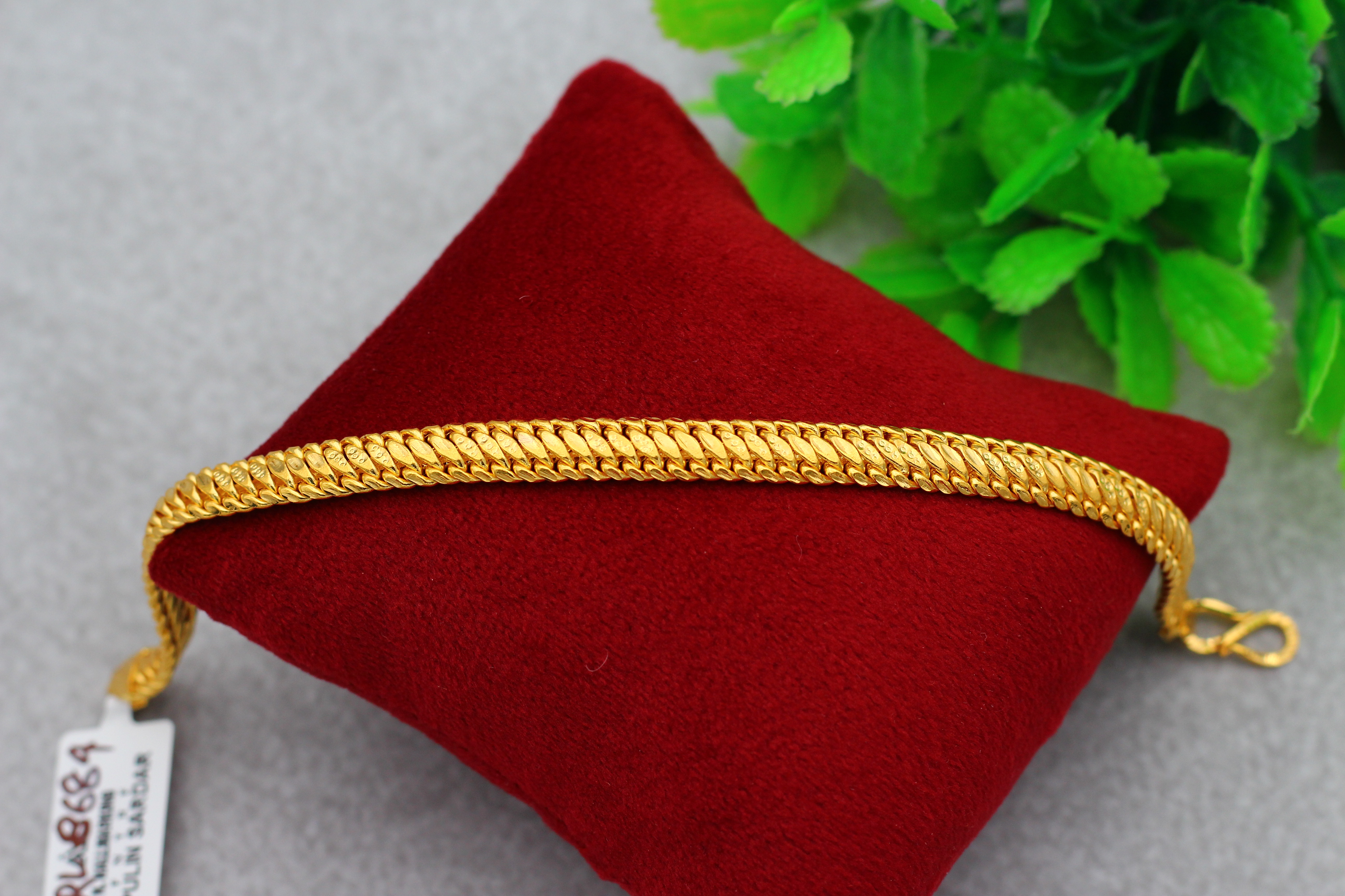 BRACELET (GOLD BRACELET)