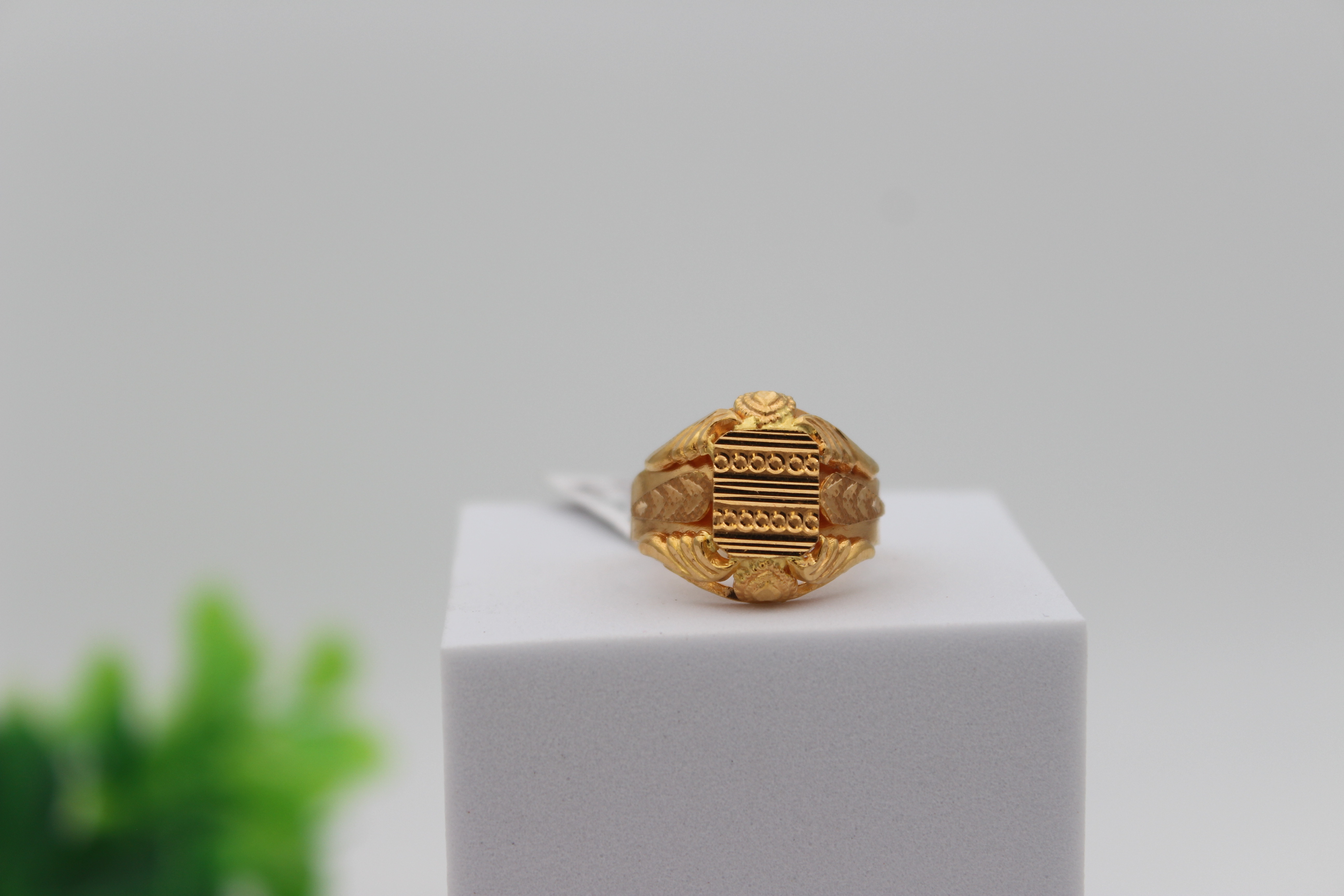 GENTS DESIGN GOLD RING 