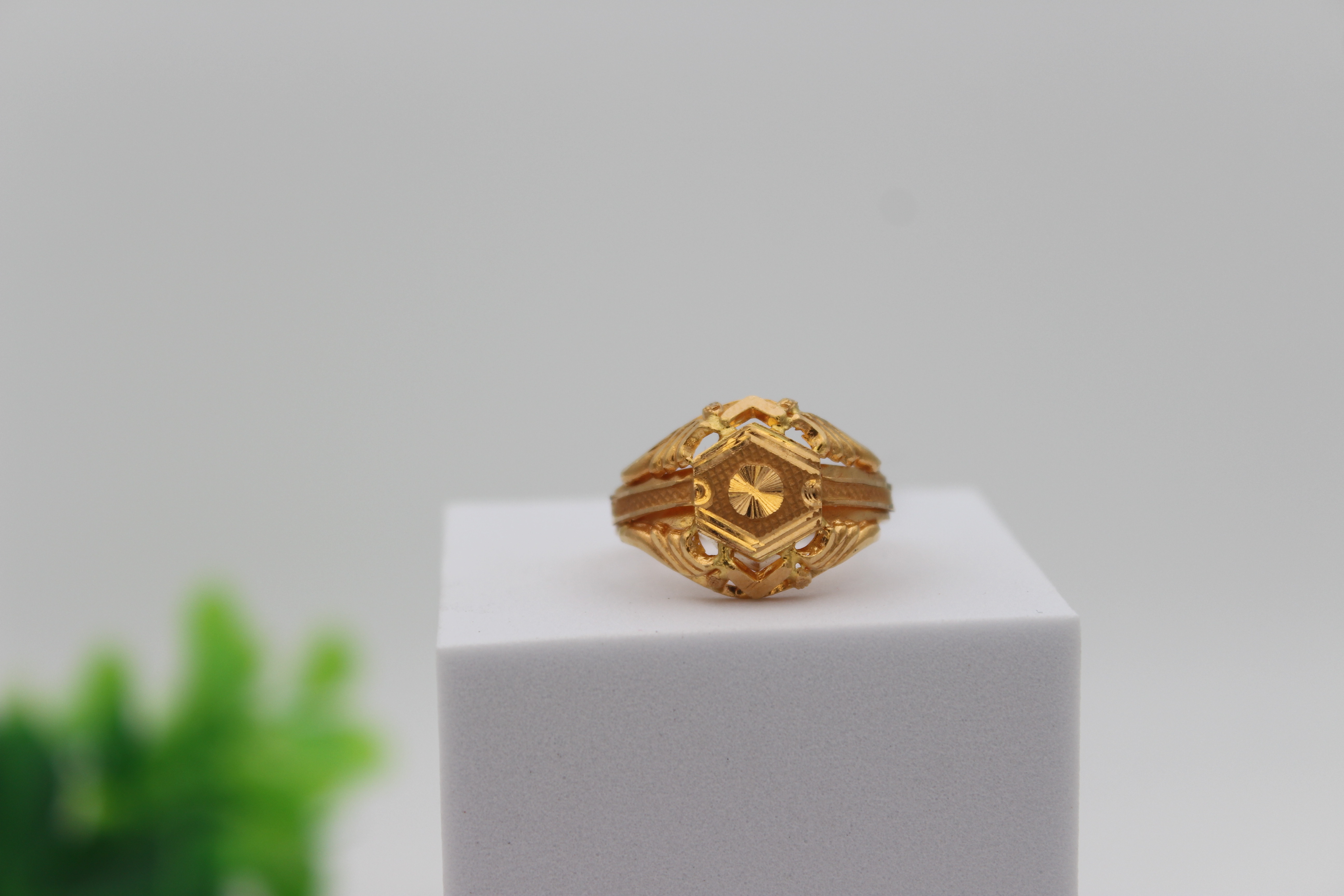 GENTS DESIGN GOLD RING 