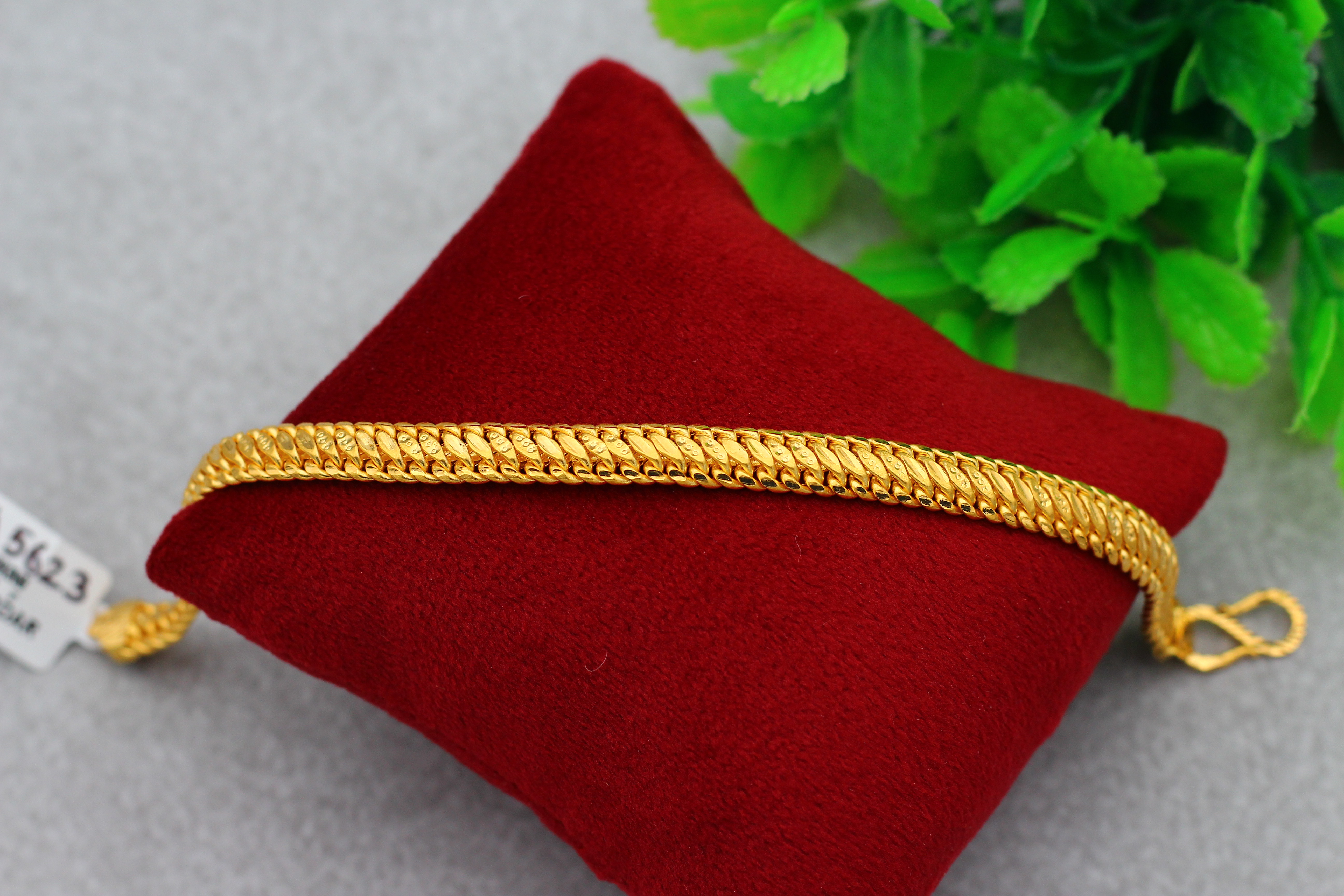 BRACELET (GOLD BRACELET)