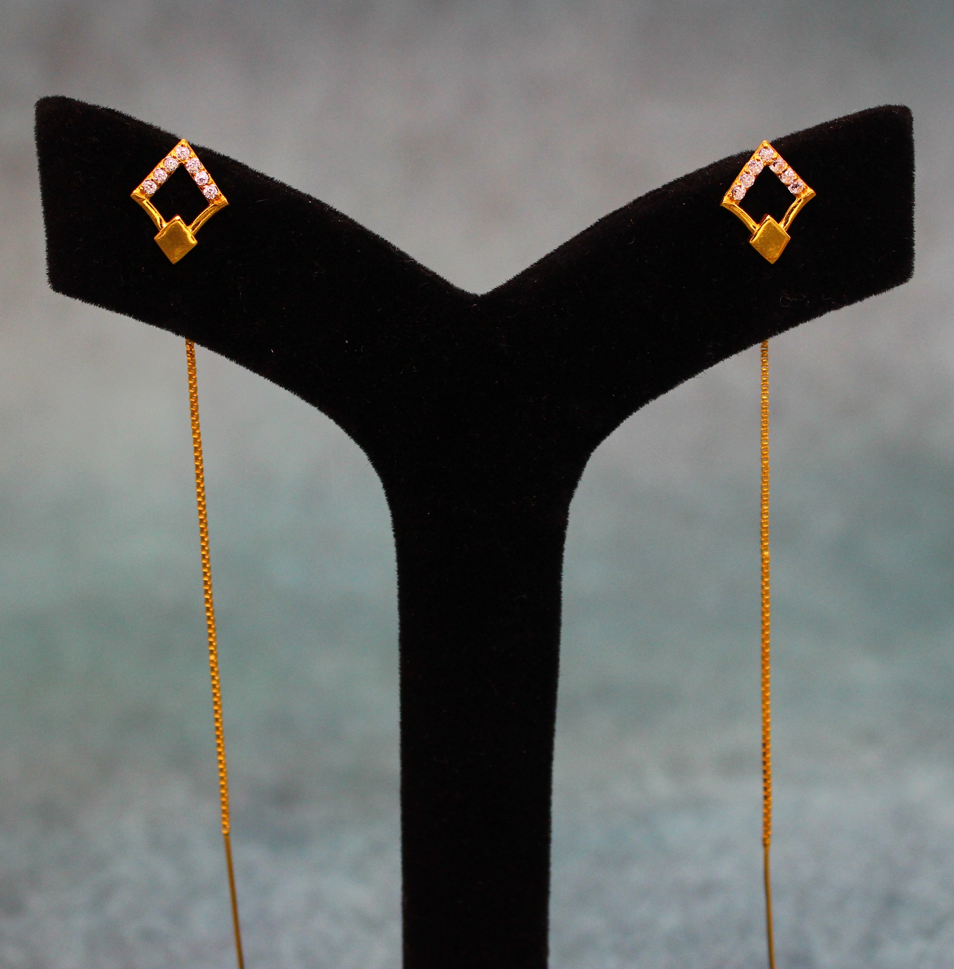 SUCH SUTO (SUI DHAGA)