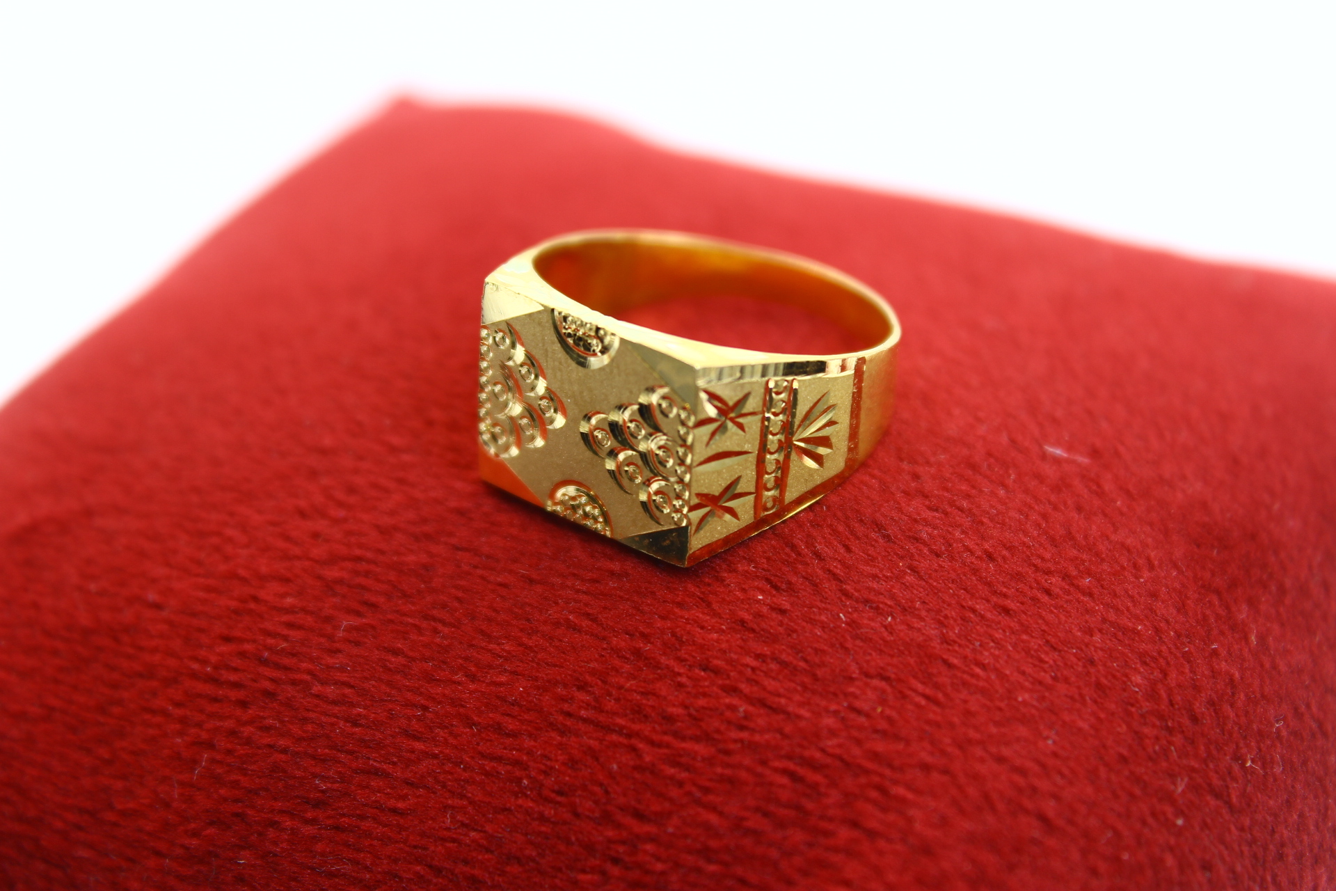 GENTS RING