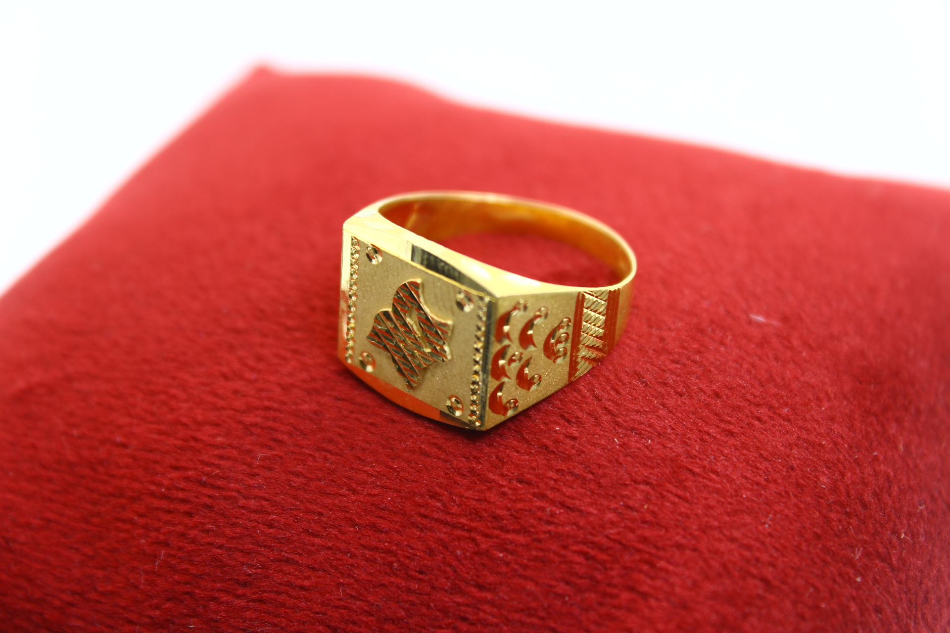 GENTS RING
