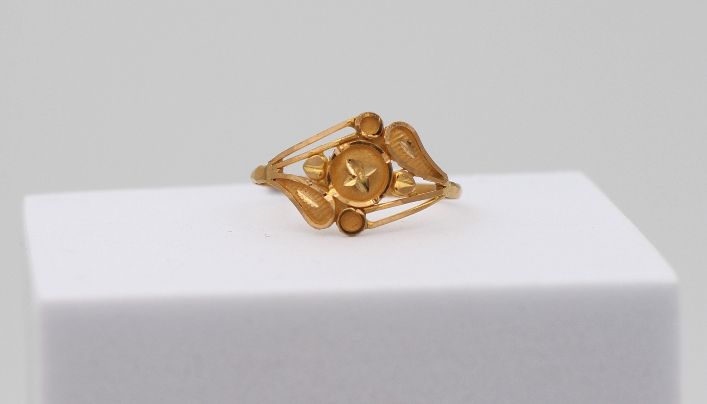 LADIES RING