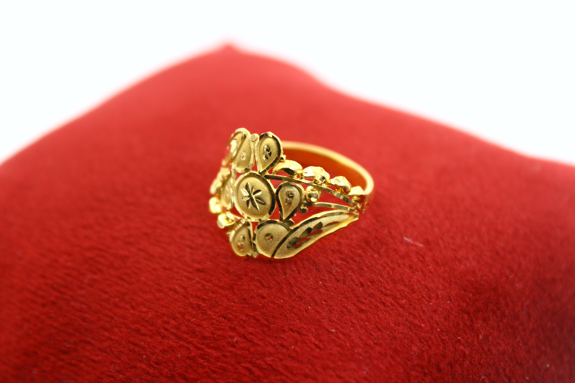 LADIES RING
